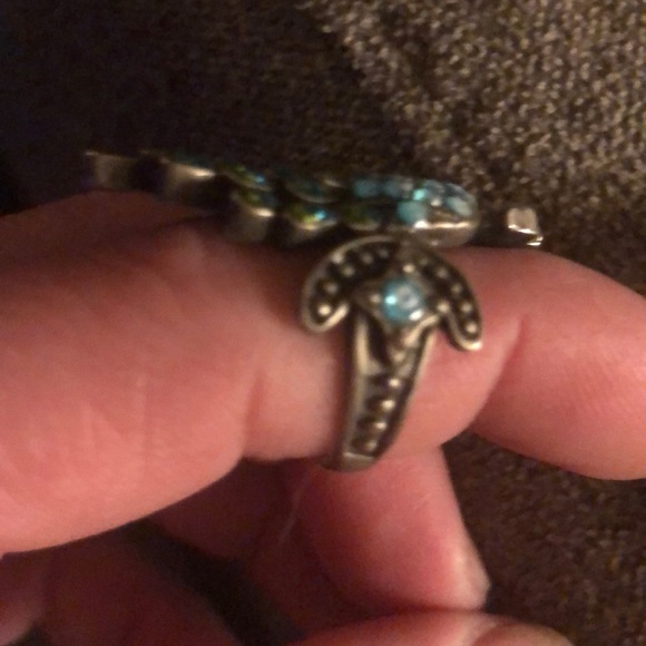 Ring - Picture 2 of 9